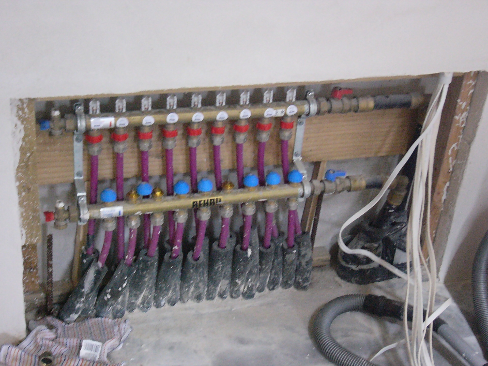 Rehau underfloor heating manifold