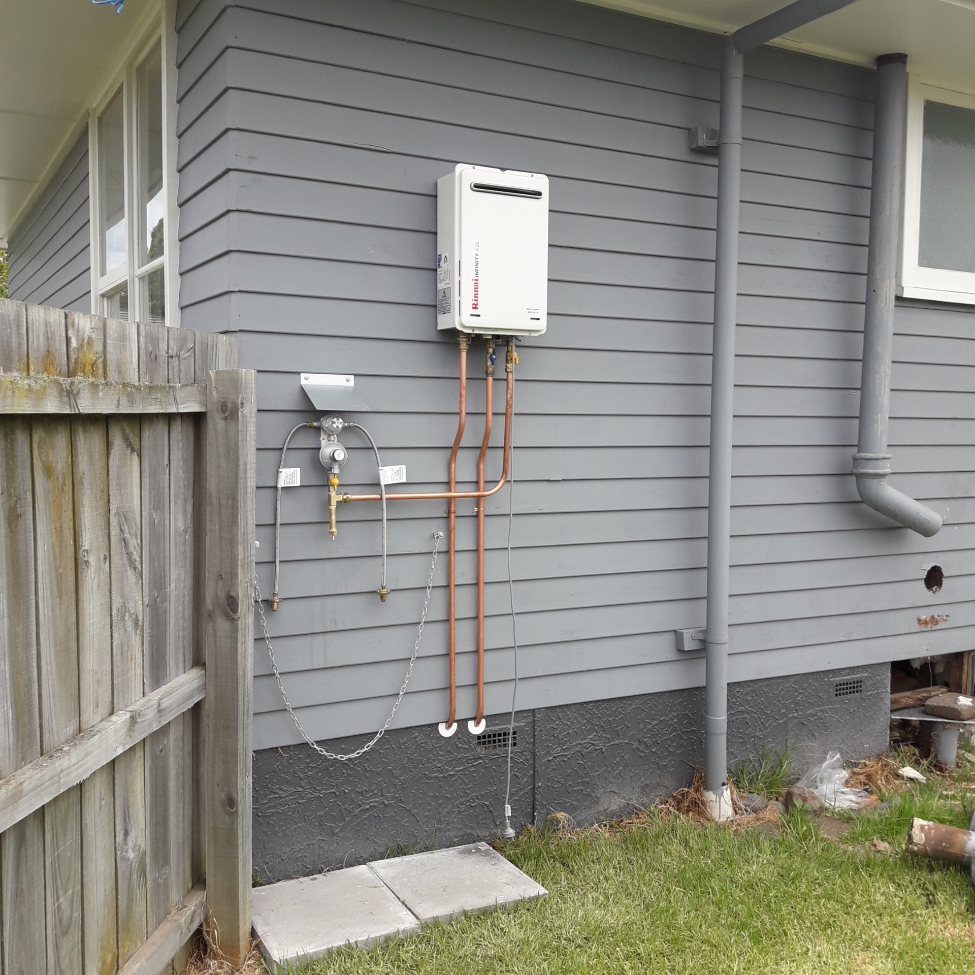LPG twin-bottle continuous flow install